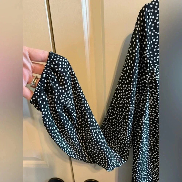 Loft Black & White Polka Dot Long Sleeve Blouse Sz M - Picture 3 of 8